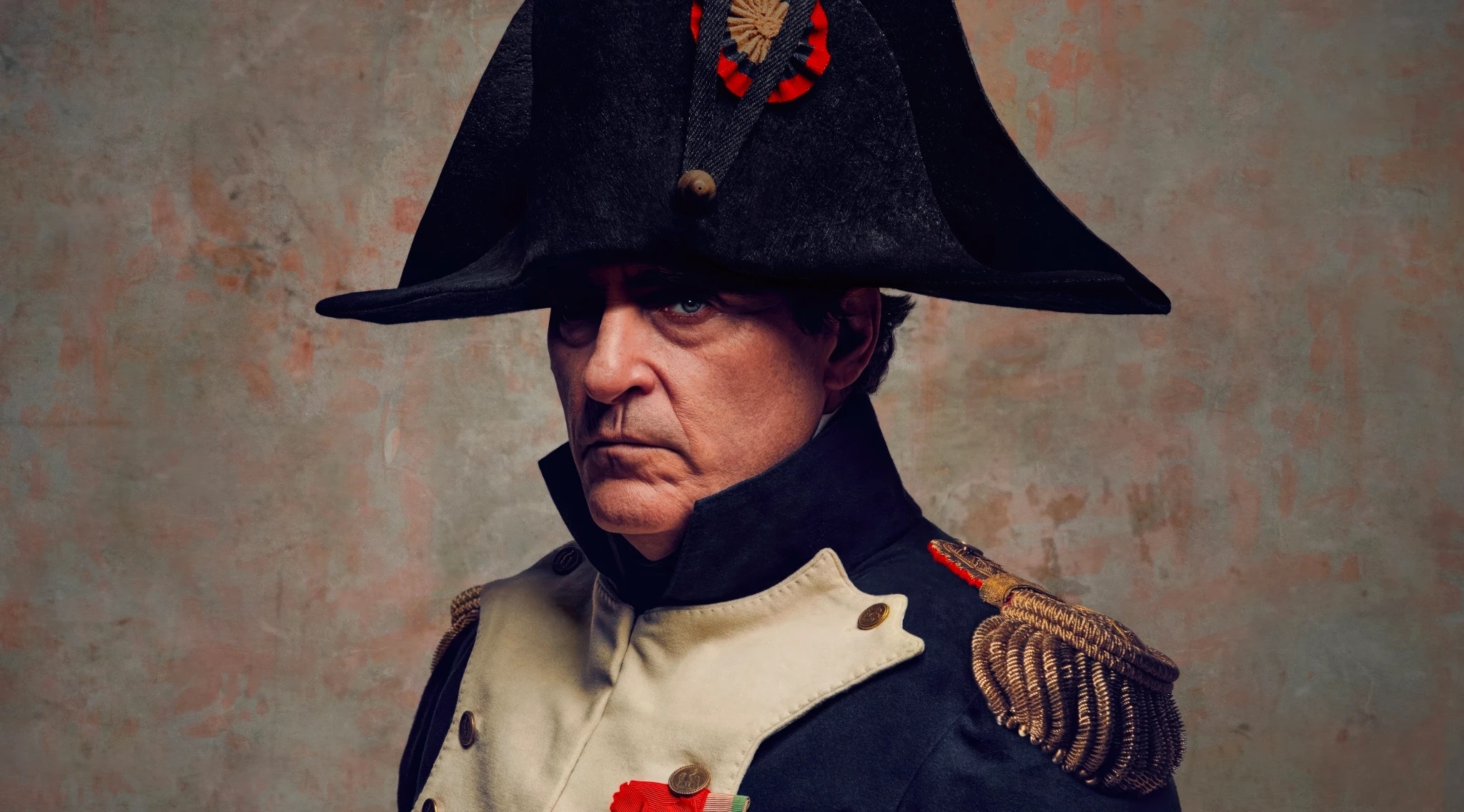 Anmeldelse: ‘Napoleon’ leverer en saftig bid af napoleonshatten, der efterlader en med appetit på mere