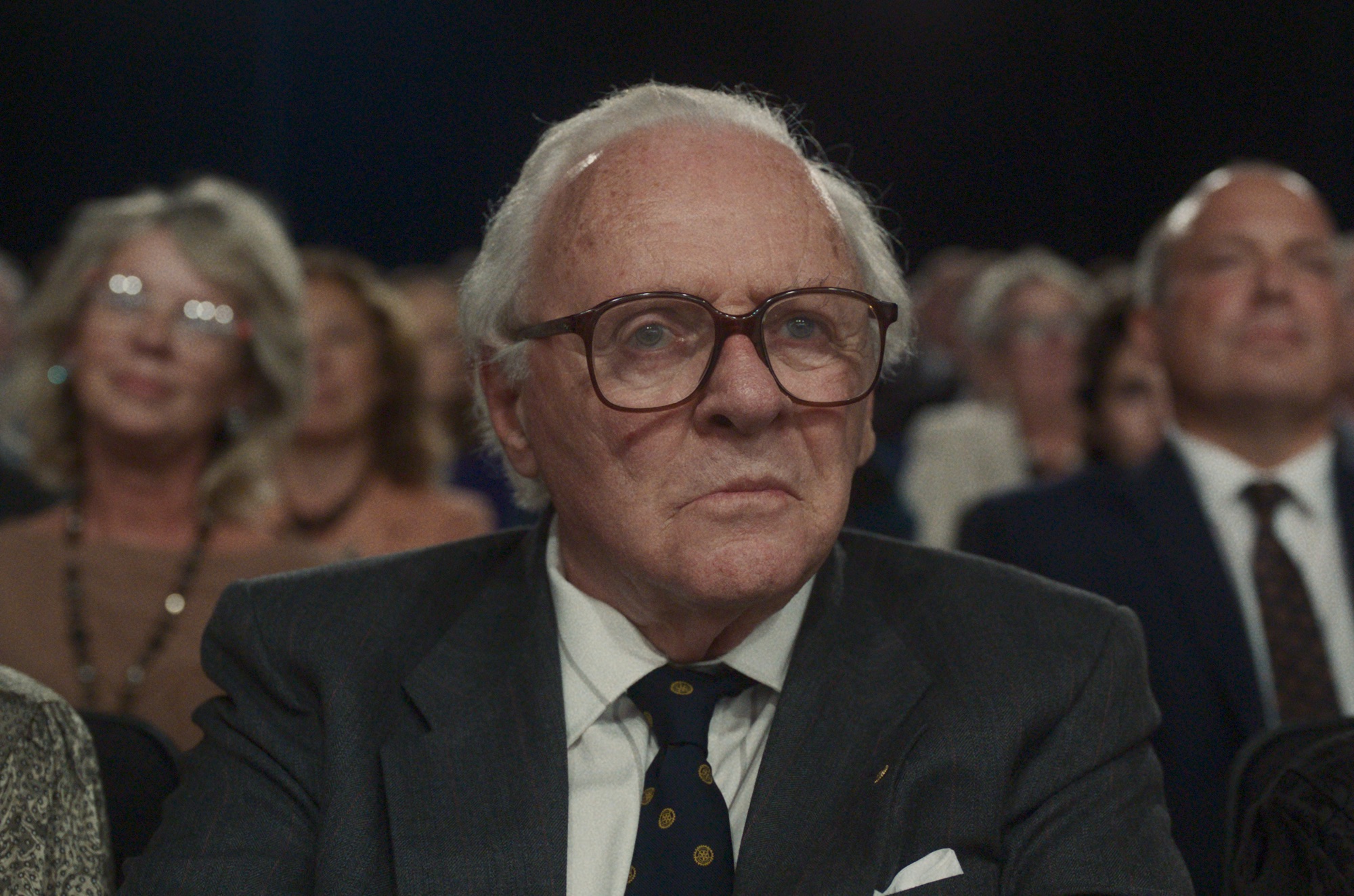 Anmeldelse af ‘One Life’: Anthony Hopkins er så ikonisk, hvis ikke et stykke historie i sig selv